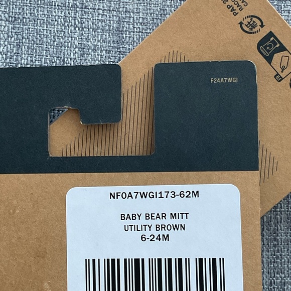 THE NORTH FACE. Baby Mittens - Picture 5 of 5